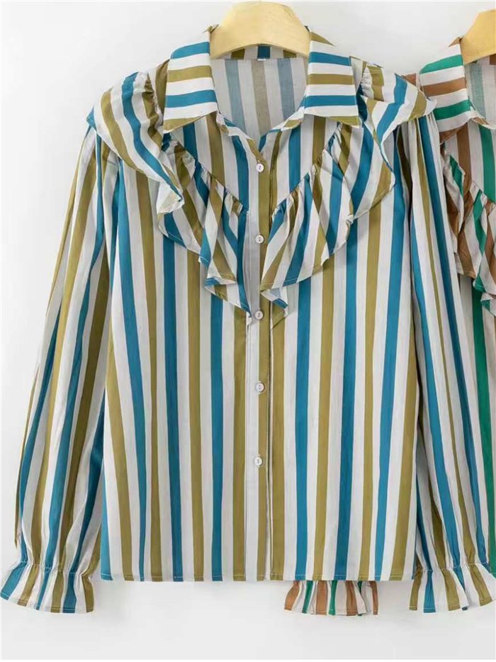 Camicia a righe con volant
