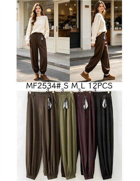 Pantalón jogger con detalle pañuelo