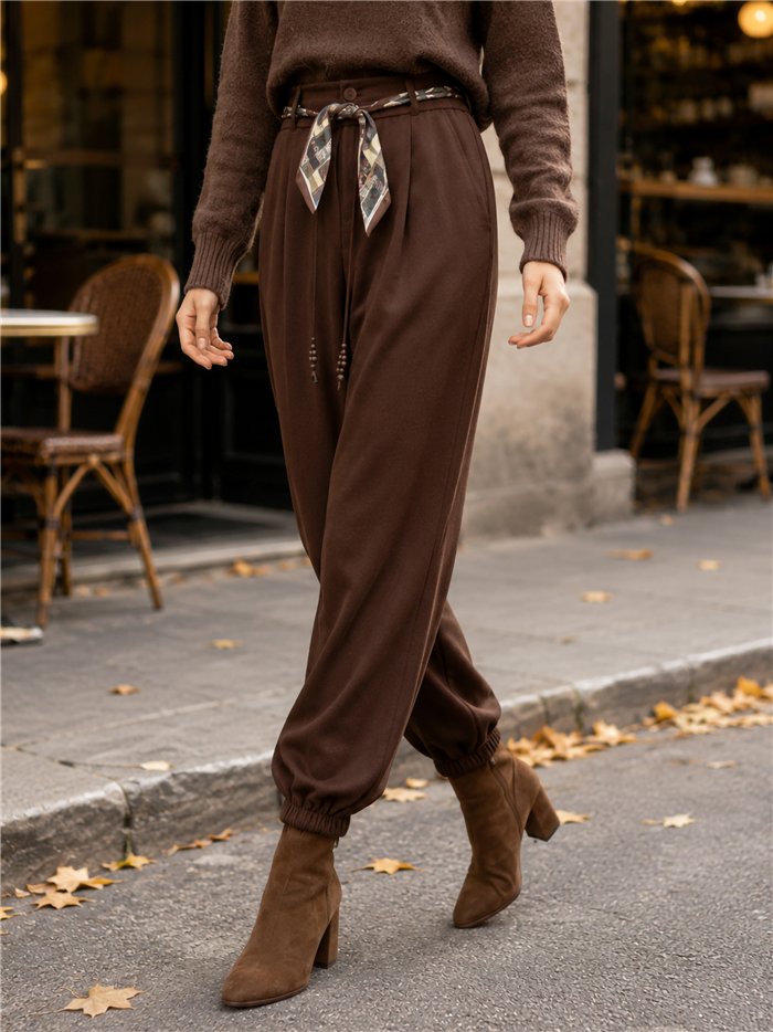 Pantalón jogger con cinturón pañuelo