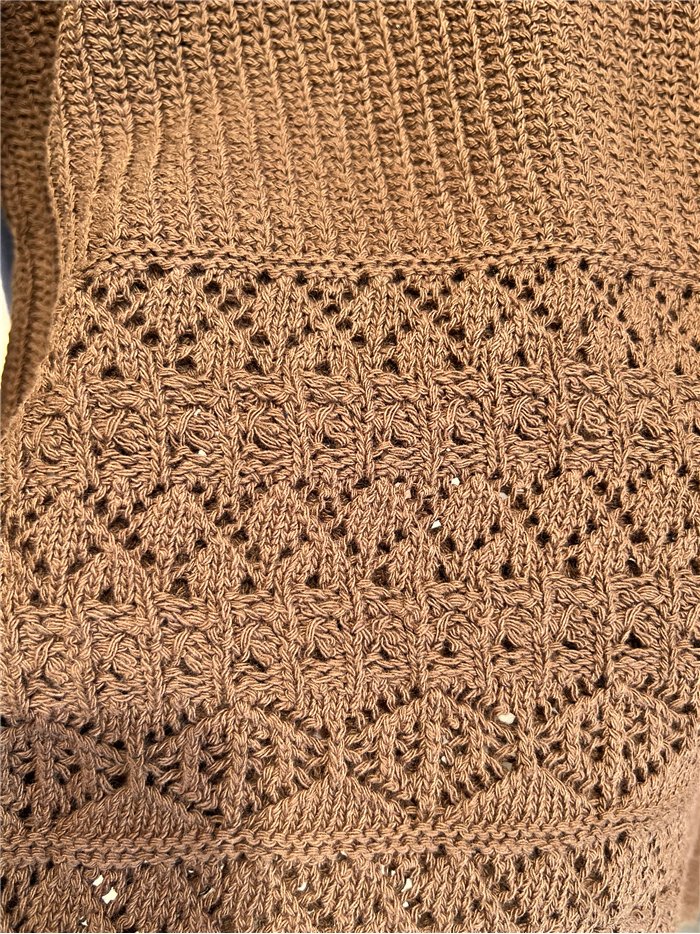 Camisa vazada com ondas