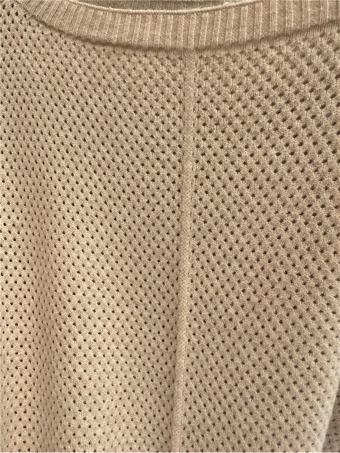 Camisa vazada com costura central