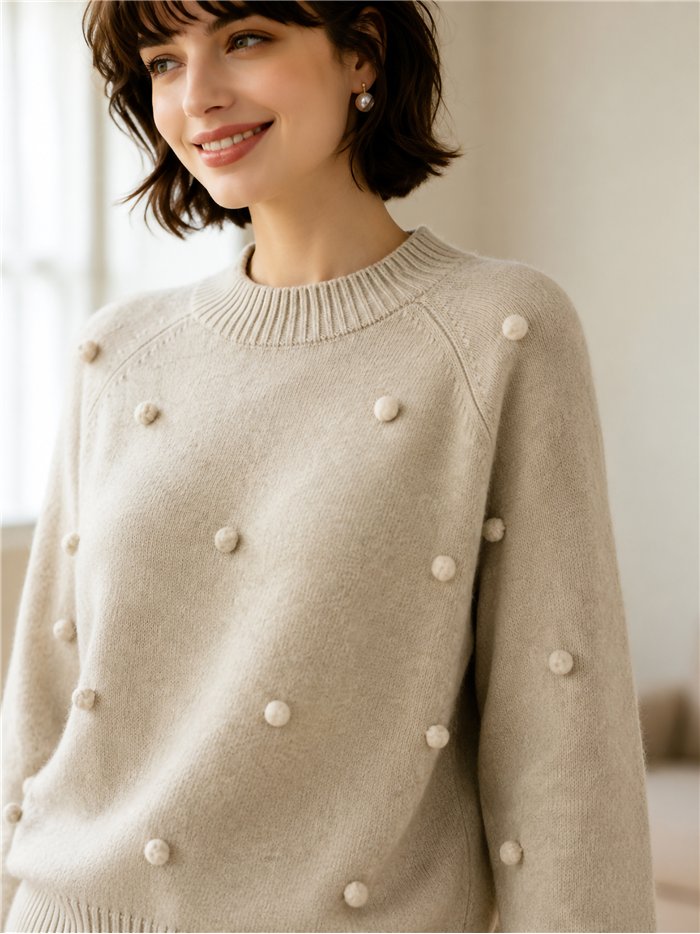 Camisa com pompons em relevo