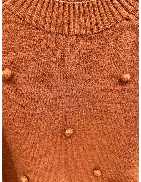 Camisa com pompons em relevo