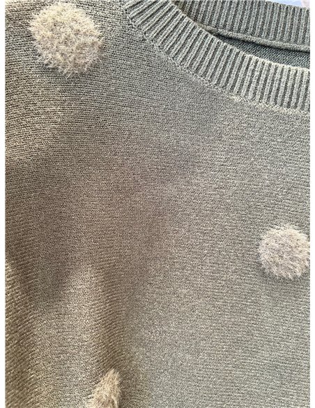 Camisa com pompons em relevo