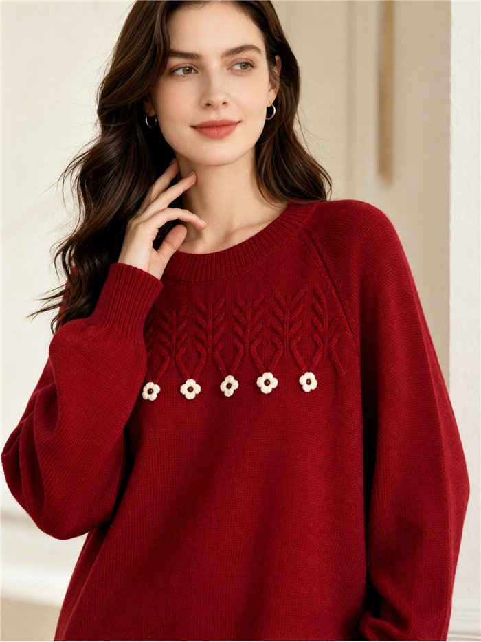 Pull oversize en maille torsadée avec fleurs appliquées