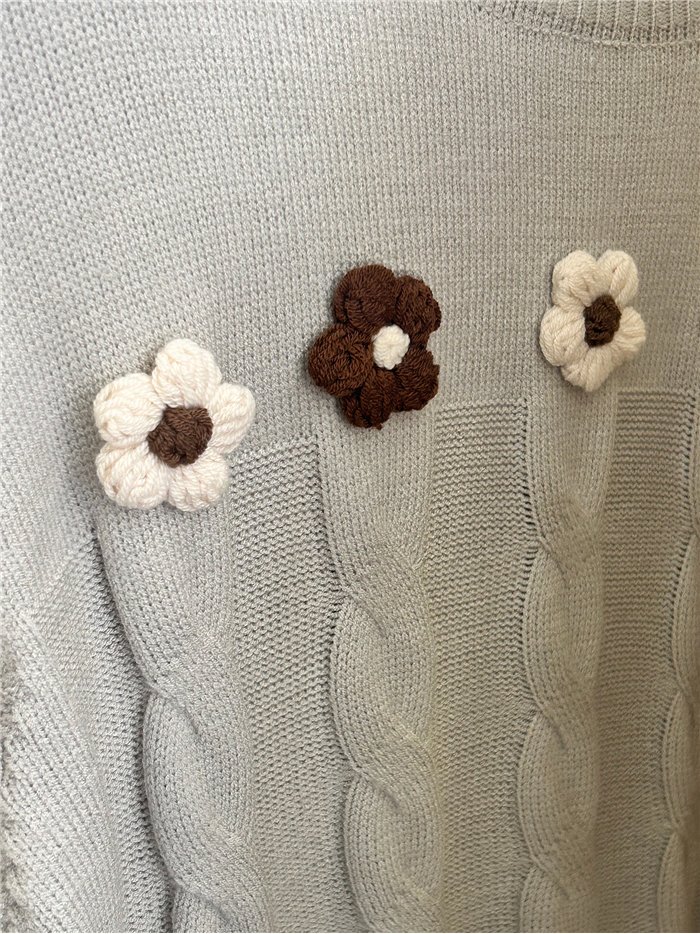 Jersey amplio con flores en relieve