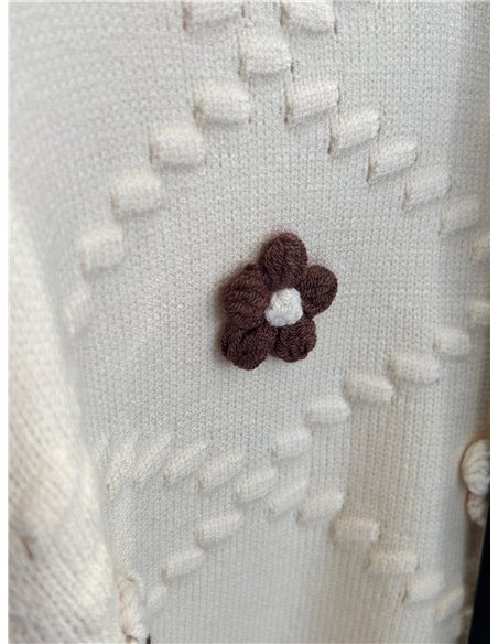 Jersey amplio flores aplicadas y rombos