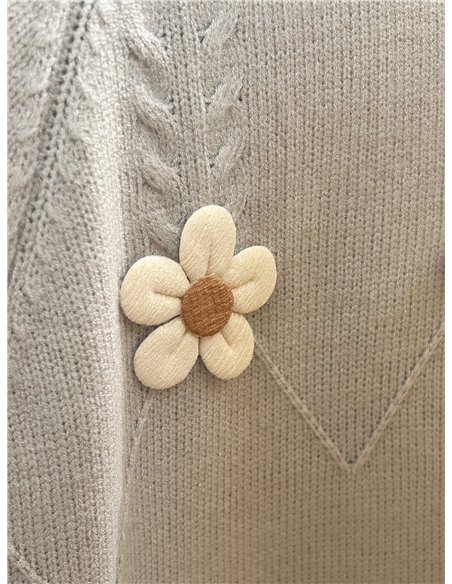 Jersey amplio con flores aplicadas