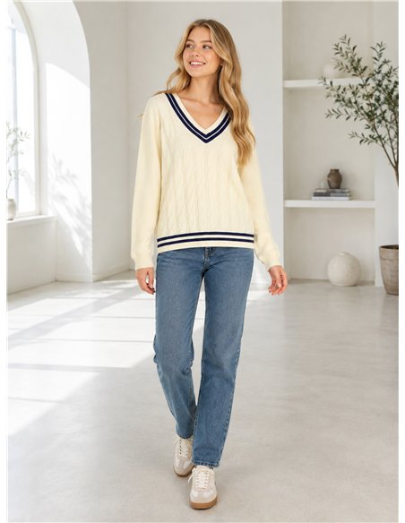 Übergroßer Zopfstrickpullover mit V-Ausschnitt und kontrastierenden Details
