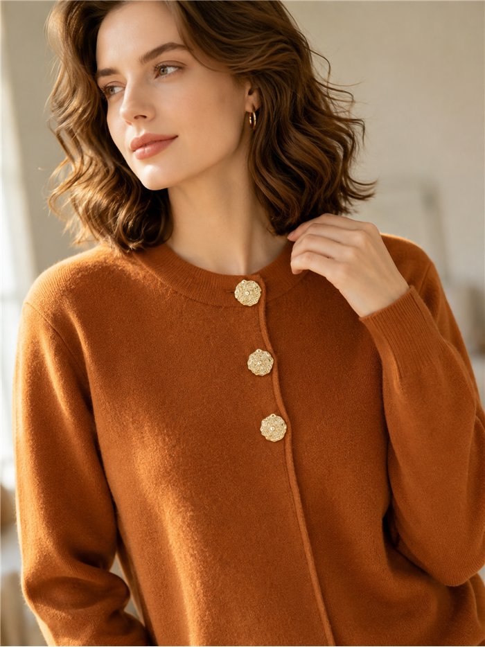 Strickjacke mit Knöpfen in Hammerschlagoptik