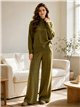 Conjunto jersey cuello alto y pantalón