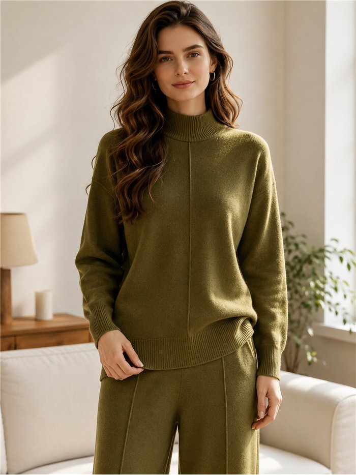 Conjunto jersey cuello alto y pantalón