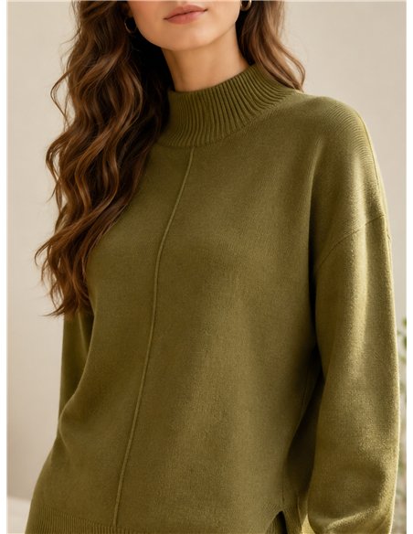 Conjunto jersey cuello alto y pantalón