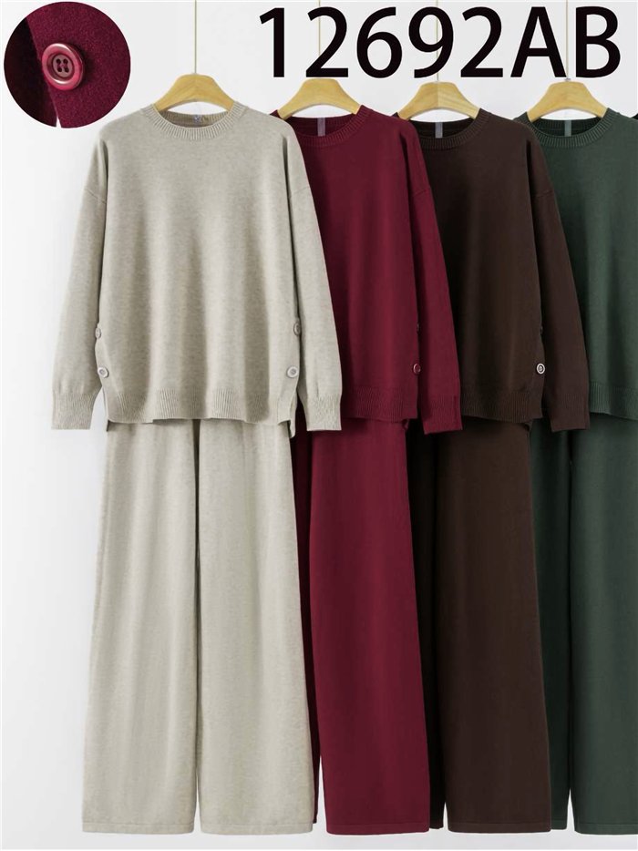 Conjunto jersey botones laterales y pantalón