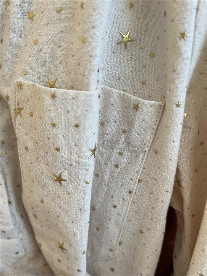 Blusa estrellas bolsillos