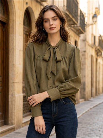 Gestreifte Bluse mit Krawatte