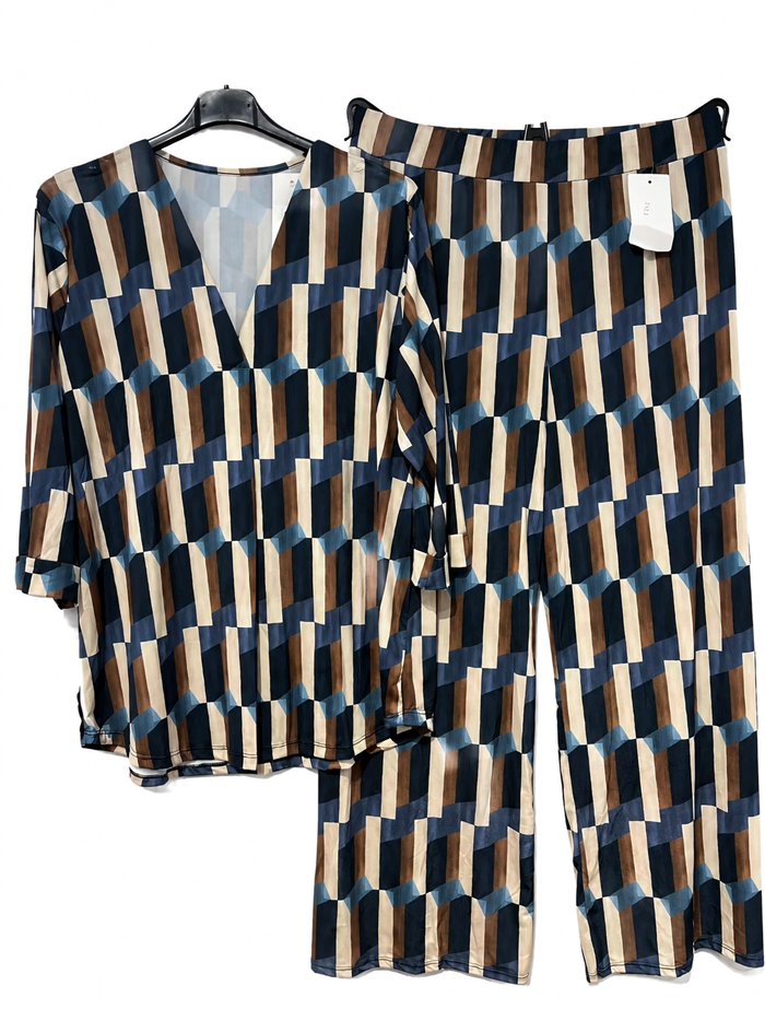 Conjunto blusa lycra estampada retro talla grande y pantalón