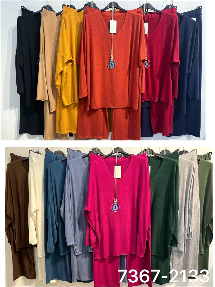 Conjunto jersey liso con collar talla grande y pantalón