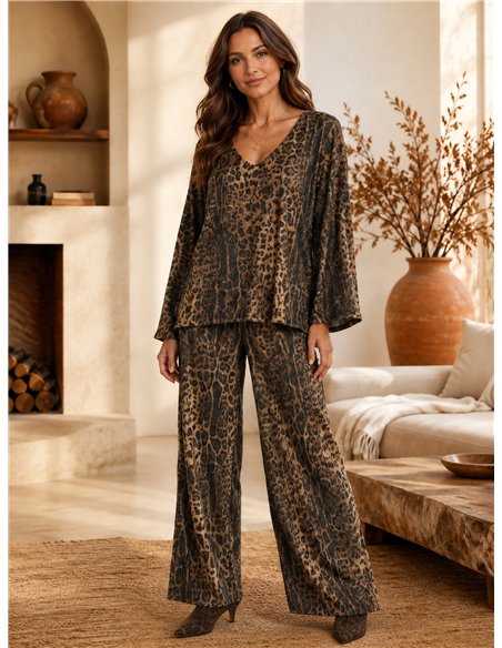 Completo composto da camicetta lunga con stampa animalier e glitter e pantaloni