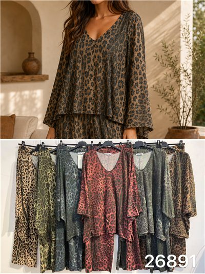 Completo composto da camicetta lunga con stampa animalier e glitter e pantaloni 2