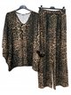 Completo composto da camicetta lunga con stampa animalier e glitter e pantaloni