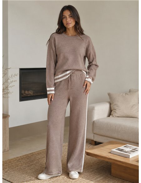 Conjunto jersey amplio detalle rayas y pantalón