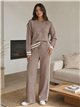 Conjunto jersey amplio detalle rayas y pantalón