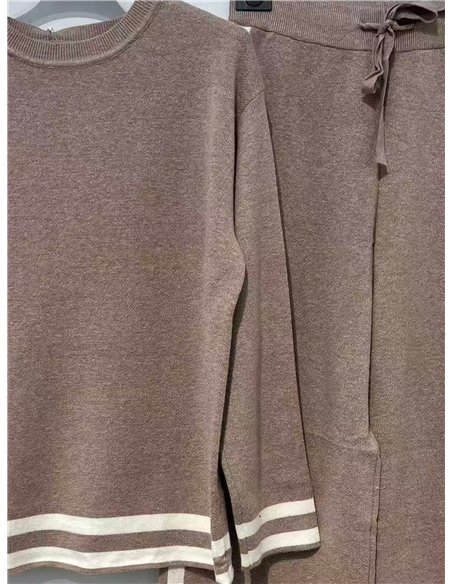Conjunto jersey amplio detalle rayas y pantalón