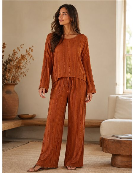 Set aus locker sitzender, strukturierter Bluse und Hose in Übergröße