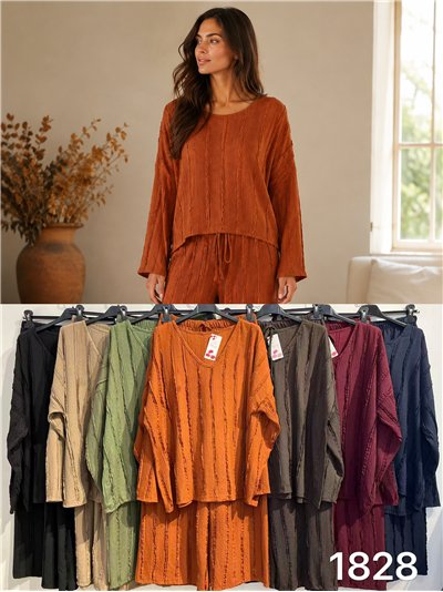 Conjunto blusa amplia textura relieve talla grande y pantalón 2