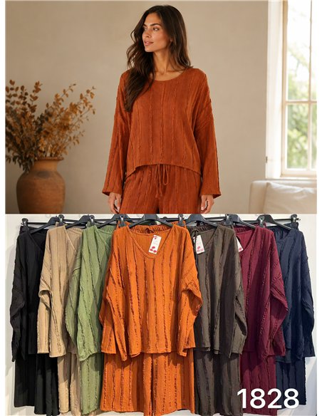 Set aus locker sitzender, strukturierter Bluse und Hose in Übergröße