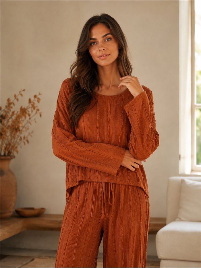 Set aus locker sitzender, strukturierter Bluse und Hose in Übergröße