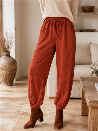 Pantalón jogger textura relieve