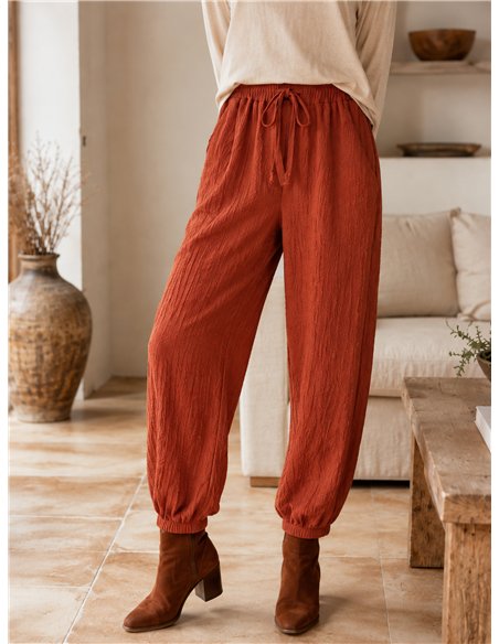 Pantalón jogger textura relieve