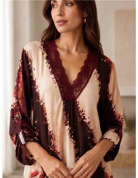 Blusa estampada encaje talla grande
