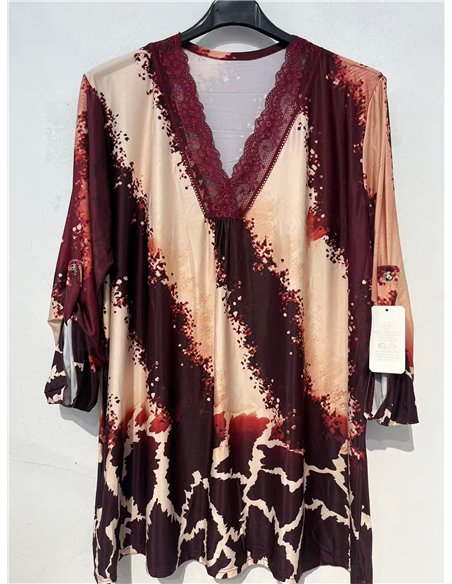 Blusa estampada encaje talla grande