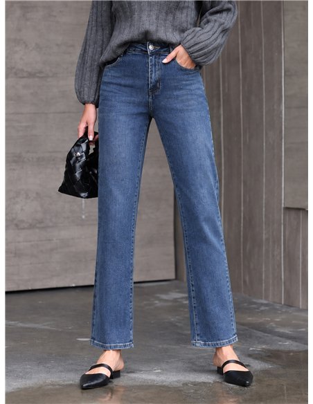 Basic Straight Jeans
