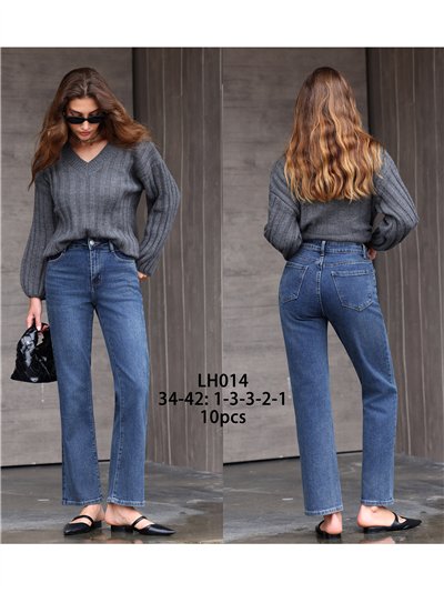 Basic Straight Jeans 2