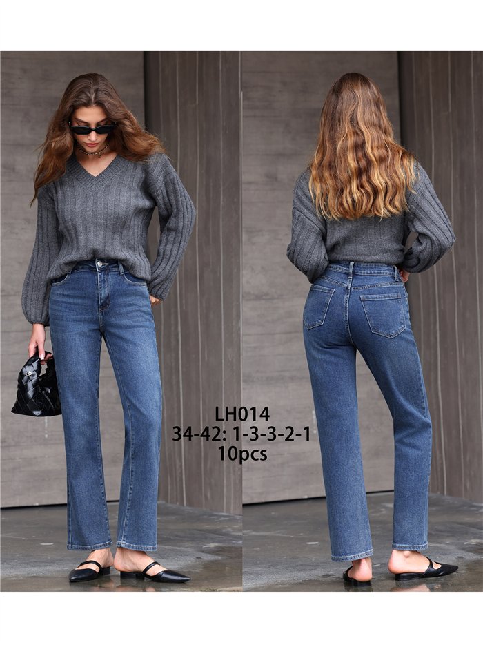 Basic Straight Jeans