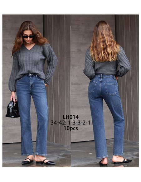 Basic Straight Jeans