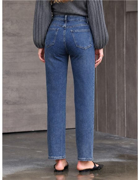 Basic Straight Jeans
