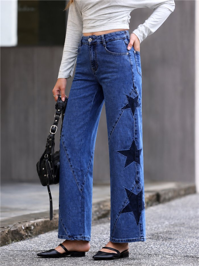Weit geschnittene Jeans mit gestickten Patchwork-Sternen