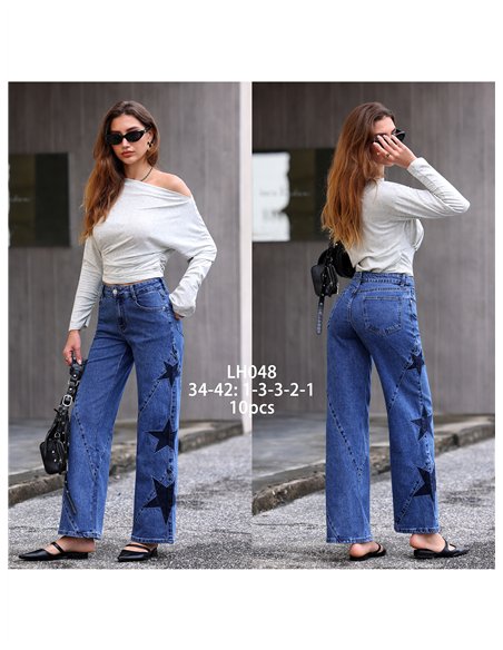 Weit geschnittene Jeans mit gestickten Patchwork-Sternen