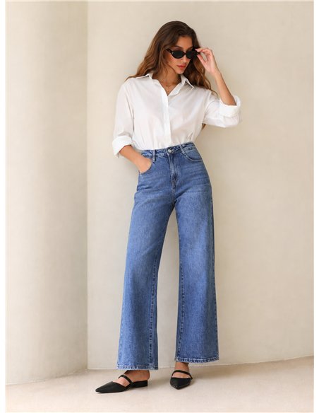 Jeans wide leg estrella trasera con strass