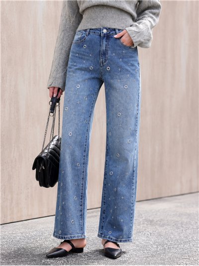 Jeans wide leg ojales decorativos