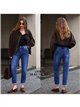 Jeans mom fit bajo vuelto