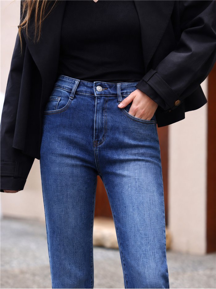 Jeans rectos cropped azul