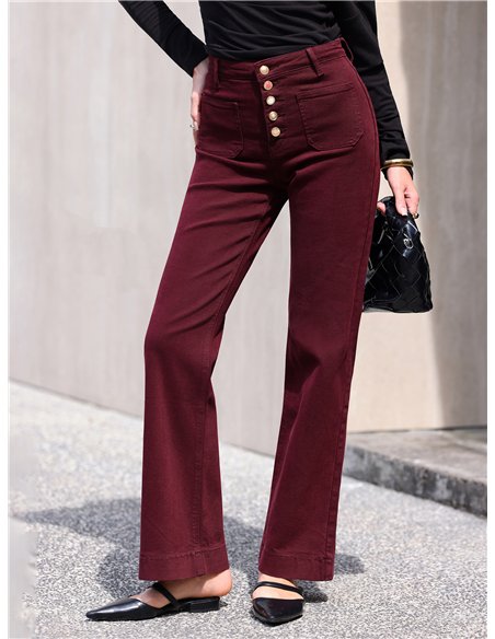 Jeans wide leg burdeos bolsillos parche y botones multicolor