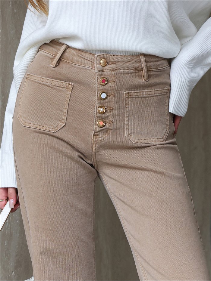 Jeans wide leg beige bolsillos parche y botones multicolor