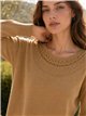 Strickpullover mit durchbrochenem Halsausschnitt